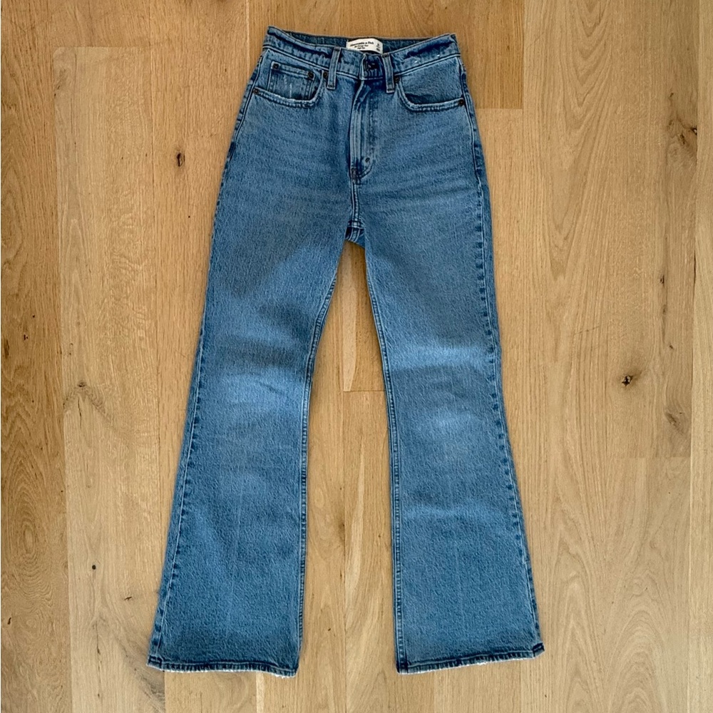 Abercrombie Vintage Flare High Rise Jeans - Size 25